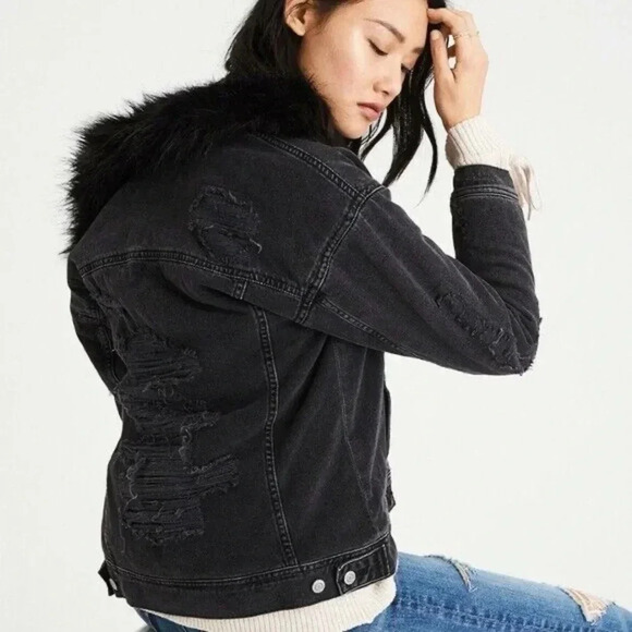 American Eagle Black Distressed Denim Jacket Womens Small Fur Collar Y2K - Picture 7 of 7